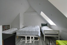Maison rénovée avec cour et dépendance proche centre