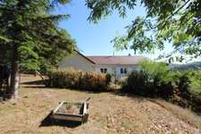 Maison à vendre 5 pièces de 106 m² à SAINTE MARIE SUR OUCHE (21), terrain de 2213 m² arboré.