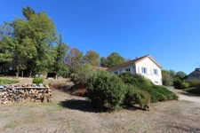 Maison à vendre 5 pièces de 106 m² à SAINTE MARIE SUR OUCHE (21), terrain de 2213 m² arboré.