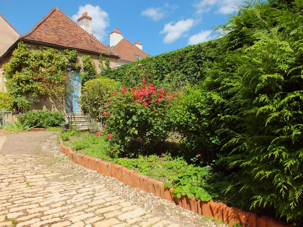 Dpt Côte d'Or (21), à vendre SEMUR EN AUXOIS propriete P15   
