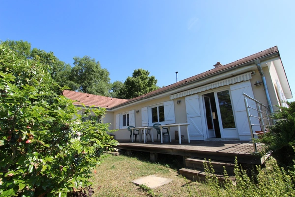 Maison à vendre 5 pièces de 106 m² à SAINTE MARIE SUR OUCHE (21), terrain de 2213 m² arboré.