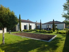 Propriété à vendre 17 pièces proche de SEMUR EN AUXOIS (21)