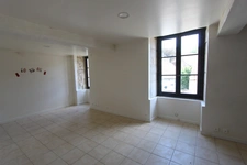 Dpt Côte d'Or (21), à vendre GISSEY SUR OUCHE maison de village P5 de 136 m², terrasse de 28 m². 