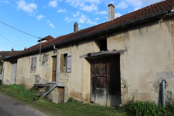 Maison à vendre P5 de 129,60 m² à rénover SAINT VICTOR SUR OUCHE (21)