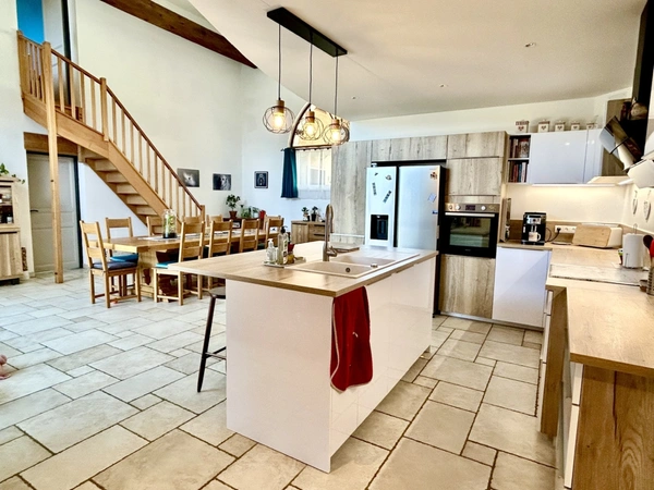 Maison de caractère à vendre 10 pièces ALBY SUR CHERAN (74)