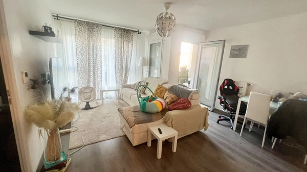 Limite Maisons-Alfort appartement 2 pièces 47 m2 balcon 4.91 m2 , proche du RER D et du futur métro ligne 15 du Grand Paris