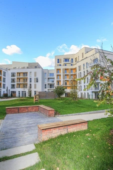 Appartement F3 de 66 m² avec grand balcon et parking sécurisé à Créteil, proche du RER D et du métro ligne 8