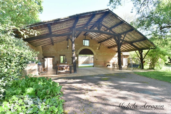 Dpt Lot et Garonne (47), à vendre PINEL HAUTERIVE propriete P6 de 240 m² - Terrain de 21 912,00 m² 