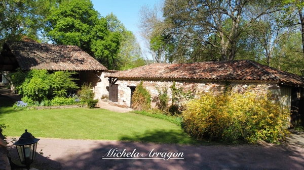 Dpt Lot et Garonne (47), à vendre PINEL HAUTERIVE propriete P6 de 240 m² - Terrain de 21 912,00 m² 