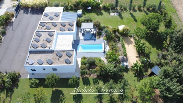 UNE VILLA CONTEMPORAINE OÙ LE QUOTIDIEN PREND UN AIR DE VACANCES-LE TEMPLE SUR LOT (47)