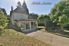 Maison atypique avec jardin au cœur de Sarlat-la-Canéda (24)