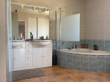 Maison à vendre sur Robion 137 m² - Terrain de 1201 m² 