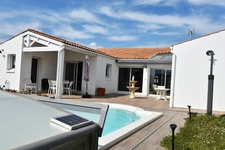 Dpt Charente Maritime (17), Ile d'Oléron, for sale LA BREE LES BAINS 7-room house LA BREE LES BAINS (17), 760 m² plot