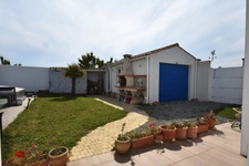 Dpt Charente Maritime (17), Ile d'Oléron, for sale LA BREE LES BAINS 7-room house LA BREE LES BAINS (17), 760 m² plot