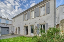 Charente-Maritime, Ile d'Oléron, SAINT PIERRE D'OLERON (17), Appartement à vendre 6 pièces, 177 m² habitables, 