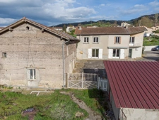Dpt Rhône (69), à vendre AVEIZE,  Ferme, 4 chambres et nombreuses dépendances   