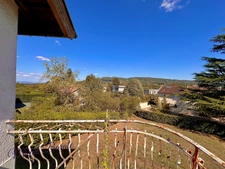 DARDILLY – 222 SQM FAMILY PROPERTY – 6 BEDROOMS – INDEPENDENT 1-BEDROOM APARTMENT – 1,647 SQM PLOT – PANORAMIC VIEW