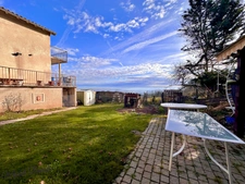 Appartement  108m2, 6 pièces à POLLIONNAY (69) - 4 chambres, 1 bureau et grand terrain.