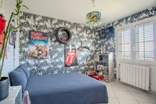 CHAVANAY – MAISON FAMILIALE 233 M² – 5 CHAMBRES – ESPACE INDÉPENDANT – PISCINE – SANS VIS-À-VIS