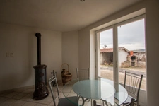 Dpt Rhône (69), à vendre AVEIZE,  Ferme, 4 chambres et nombreuses dépendances   