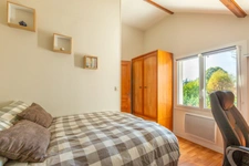 LA TOUR-DE-SALVAGNY – MAISON DE 178 M², 5 CHAMBRES ET PISCINE CHAUFFÉE