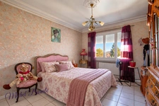 DARDILLY – 222 SQM FAMILY PROPERTY – 6 BEDROOMS – INDEPENDENT 1-BEDROOM APARTMENT – 1,647 SQM PLOT – PANORAMIC VIEW