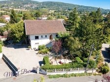 DARDILLY – PROPRIÉTÉ FAMILIALE DE 222 M² – 6 CHAMBRES – T2 INDÉPENDANT – TERRAIN DE 1 647 M² – VUE PANORAMIQUE