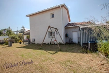 Grézieu-la-Varenne centre – Maison récente avec jardin, piscine et grand garage