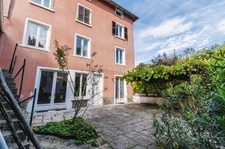 Maison à vendre 8 pièces - 275m2 - 4 Ch. + 2 studios - COURZIEU (69)