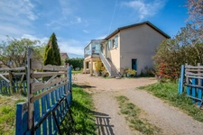 Maison de 78 m2 sur un sous-sol total implantée sur un terrain de 1200m2 à AVEIZE (69)