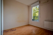 Appartement Tassin-la-Demi-Lune – 38 m² avec terrasse, idéalement situé,  garage possible.