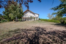 DARDILLY – PROPRIÉTÉ FAMILIALE DE 222 M² – 6 CHAMBRES – T2 INDÉPENDANT – TERRAIN DE 1 647 M² – VUE PANORAMIQUE