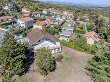 DARDILLY – PROPRIÉTÉ FAMILIALE DE 222 M² – 6 CHAMBRES – T2 INDÉPENDANT – TERRAIN DE 1 647 M² – VUE PANORAMIQUE