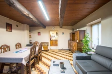 Appartement  108m2, 6 pièces à POLLIONNAY (69) - 4 chambres, 1 bureau et grand terrain.