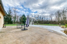 7-room house of 200 m² located in Dardilly, with swimming pool and grounds of over 3,000 m²