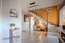 CHAVANAY – MAISON FAMILIALE 233 M² – 5 CHAMBRES – ESPACE INDÉPENDANT – PISCINE – SANS VIS-À-VIS