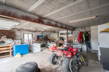 Dpt Rhône (69), à vendre AVEIZE,  Ferme, 4 chambres et nombreuses dépendances   