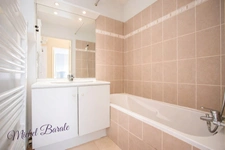 Appartement Tassin-la-Demi-Lune – 38 m² avec terrasse, idéalement situé,  garage possible.