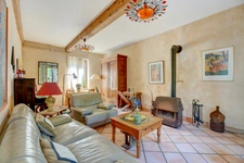 CHAPONOST – OUEST LYONNAIS Ancien corps de ferme – 210 m² habitables – 6/7 chambres – Dépendance – Terrain clos et arboré de 3 286 m²