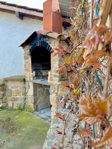 Dpt Rhône (69), à vendre AVEIZE,  Ferme, 4 chambres et nombreuses dépendances   