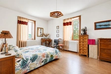 CHAPONOST – OUEST LYONNAIS Ancien corps de ferme – 210 m² habitables – 6/7 chambres – Dépendance – Terrain clos et arboré de 3 286 m²