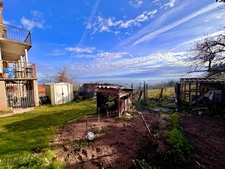 Appartement  108m2, 6 pièces à POLLIONNAY (69) - 4 chambres, 1 bureau et grand terrain.