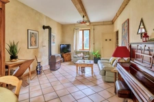 CHAPONOST – OUEST LYONNAIS Ancien corps de ferme – 210 m² habitables – 6/7 chambres – Dépendance – Terrain clos et arboré de 3 286 m²