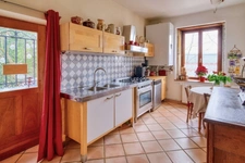 CHAPONOST – OUEST LYONNAIS Ancien corps de ferme – 210 m² habitables – 6/7 chambres – Dépendance – Terrain clos et arboré de 3 286 m²