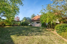 LA TOUR-DE-SALVAGNY – MAISON DE 178 M², 5 CHAMBRES ET PISCINE CHAUFFÉE