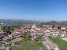Maison de 78 m2 sur un sous-sol total implantée sur un terrain de 1200m2 à AVEIZE (69)