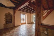 Dpt Rhône (69), à vendre AVEIZE,  Ferme, 4 chambres et nombreuses dépendances   
