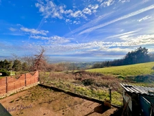 Appartement  108m2, 6 pièces à POLLIONNAY (69) - 4 chambres, 1 bureau et grand terrain.
