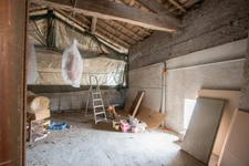 Dpt Rhône (69), à vendre AVEIZE,  Ferme, 4 chambres et nombreuses dépendances   