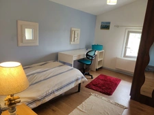 CHAPONOST – OUEST LYONNAIS Ancien corps de ferme – 210 m² habitables – 6/7 chambres – Dépendance – Terrain clos et arboré de 3 286 m²